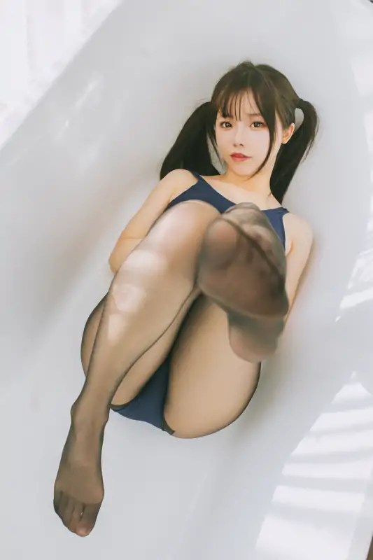 新人网红六味帝皇酱 – 死库水 [28P/370M]