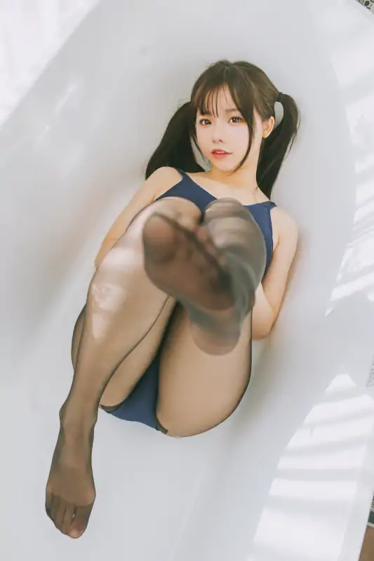 新人网红六味帝皇酱 – 死库水 [28P/370M]